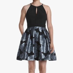 Xscape Women’s Fit & Flare Black & Grey Floral Semi Formal Dress Size 4